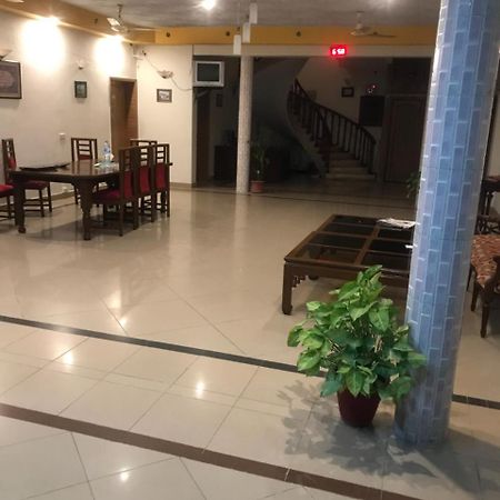 New Shelton Guest House อิสลามาบัด ภายนอก รูปภาพ
