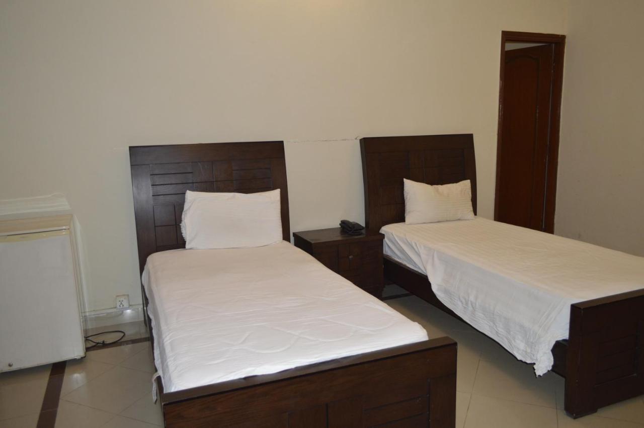 New Shelton Guest House อิสลามาบัด ภายนอก รูปภาพ