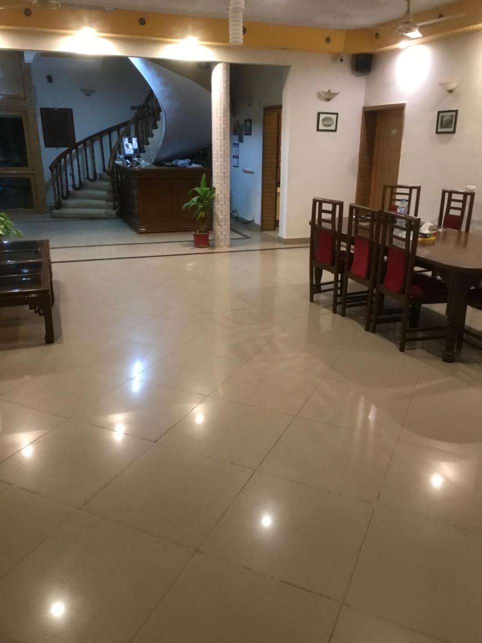 New Shelton Guest House อิสลามาบัด ภายนอก รูปภาพ