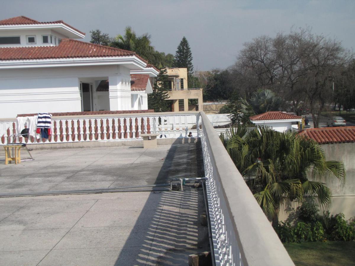 New Shelton Guest House อิสลามาบัด ภายนอก รูปภาพ